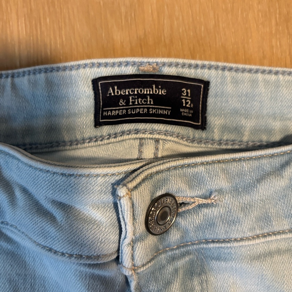 Abercrombie & Fitch Light Blue Distressed Harper Super Skinny Jeans size 12 - Picture 2 of 3